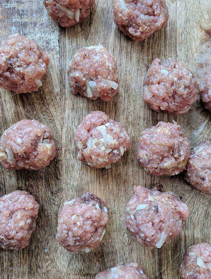 Raw meatballs to make swedish meatballs