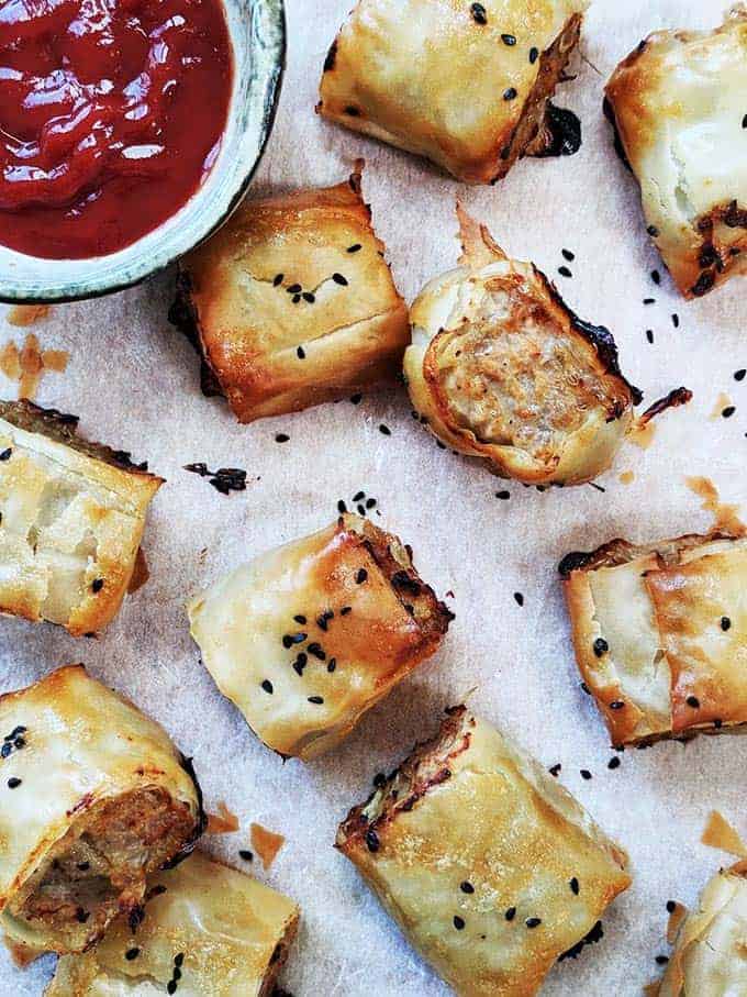 A tray of sausage rolls