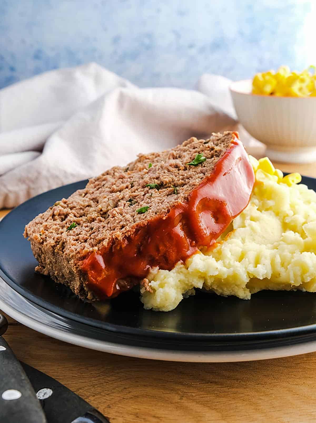 https://pointedkitchen.com/wp-content/uploads/2020/03/meatloaf.jpg